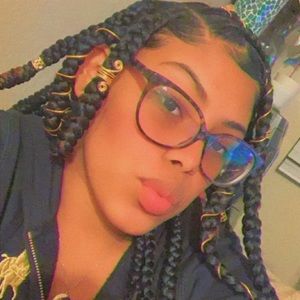 Meet your Posher, Kaylah